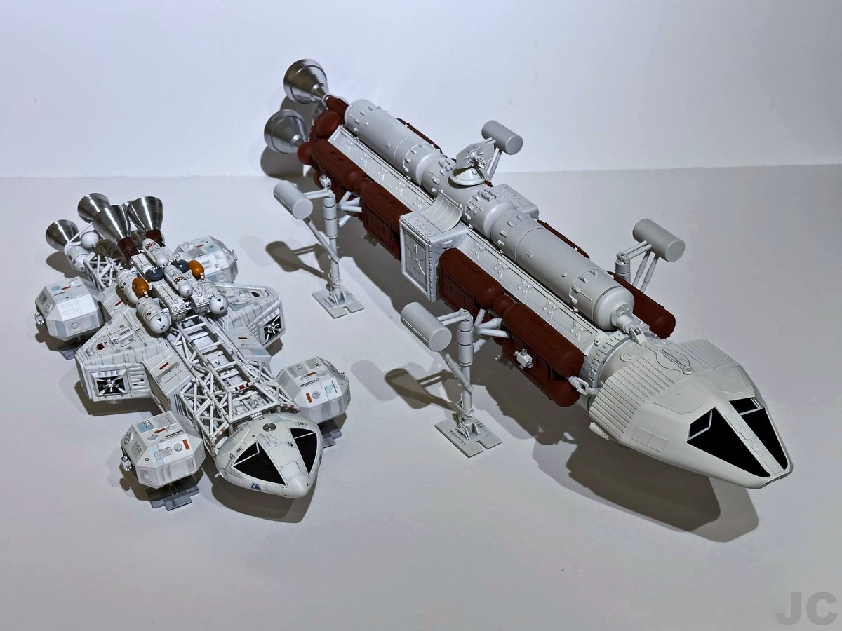 EagleAlpha1999's tweet image. Dusting-off this two gems! (both 1/72) #Eagle #Superswift #Space1999 #Eagle4 #MetaEagle #BringersofWonder #BrianJohnson #MartinBower