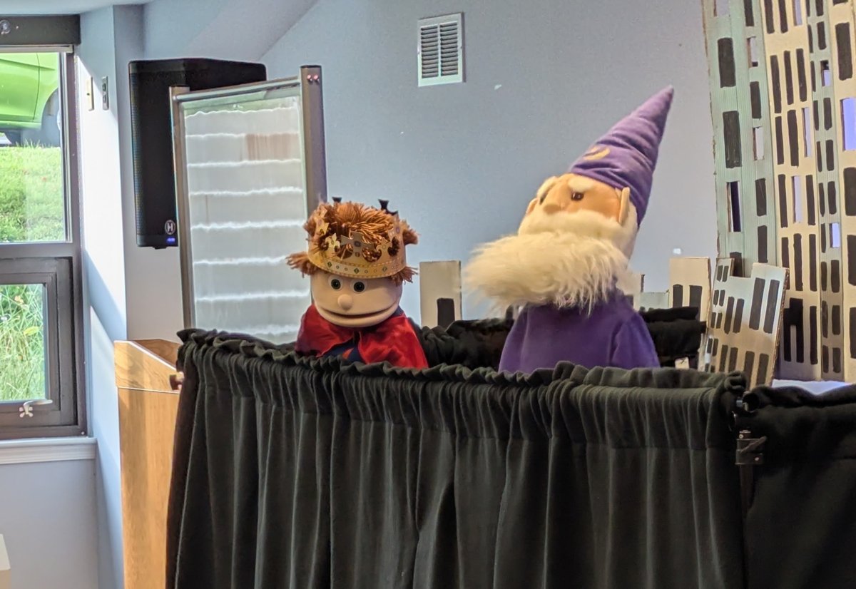ChesCoLibrary's tweet image. Last week a 100 friends joined us for an amazing show — "Extraordinary Joe and the Search for Color" by Crystal Murphy Music 🎶 We sang, clapped, and laughed with Miss Crystal and the Murpets! 🐸🎭
Visit Chester County Library to discover more Summer Learning fun! 📚☀️