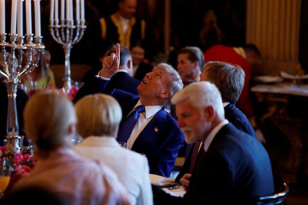 Český prezident Pavel seděl u stolu na summitu NATO s  nizozemským králem, Trumpem, Ruttem, Meloni a Erdoganem,  Not bad…
(Foto fotogalerie iDnes)