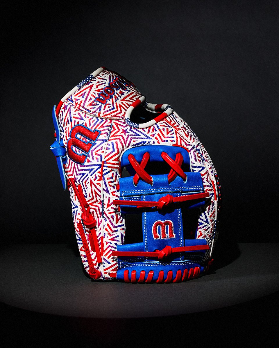 wilsonballglove's tweet photo. Bring the fireworks to the infield with the Stars A2000 1975SS, featuring Red, White &amp; Blue SuperSnakeSkin to celebrate the Stars &amp; Stripes - available now: https://t.co/SSZ2gQyxk0 https://t.co/IM88kTOZYT
