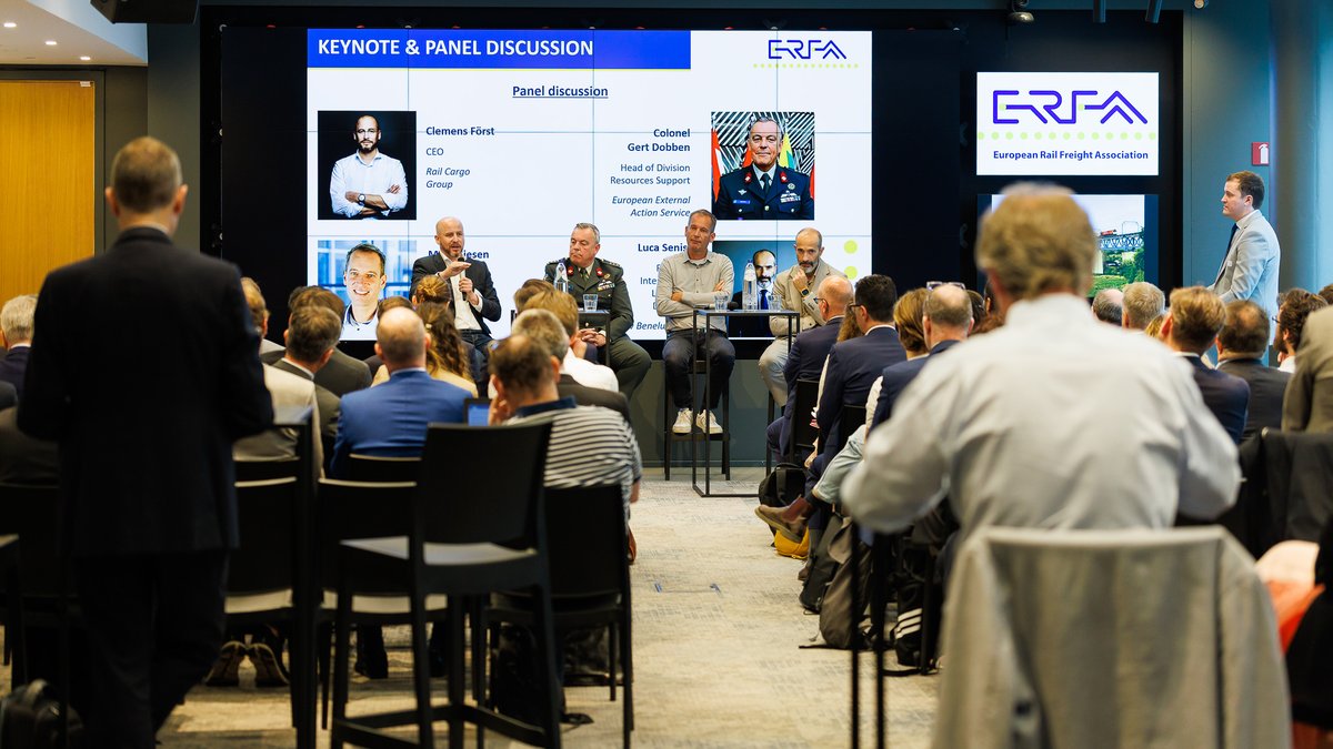 ERFA_Rail's tweet photo. 📢 From yesterday's ERFA Event, one lesson is clear:

▶️ Like rail freight, #MilitaryMobility relies on:

🛤️ High performing international corridors
🚧 Less national barriers and admin burden
🇪🇺  An effective EU Railway Agency

👉 Our Press Release: https://t.co/XaZuCQi4Up https://t.co/AD4q1GjYIZ