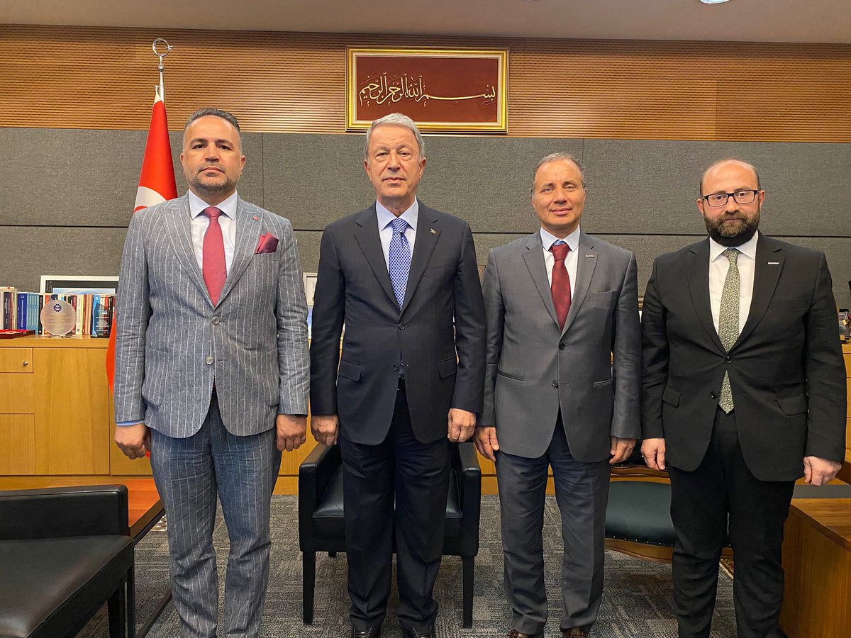 TBMM Milli Savunma Komisyonu Başkanı Sayın Hulusi Akar beyi MÜSİAD Ankara heyetimizle ziyaret ederek, 7-8 Ekim 2025'te gerçekleştireceğimiz V. Askeri Radar ve Sınır Güvenliği Zirve'miz üzerine fikir alışverişinde bulunduk.
