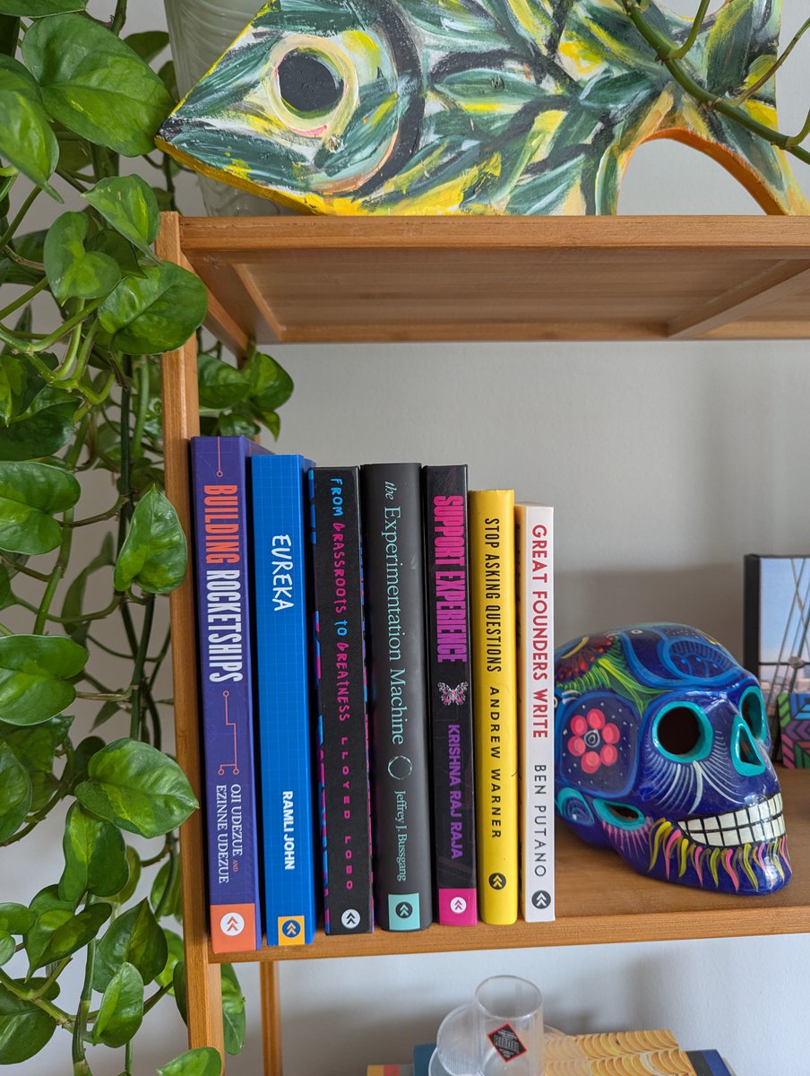 The Damn Gravity book shelf is growing 📚📚📕