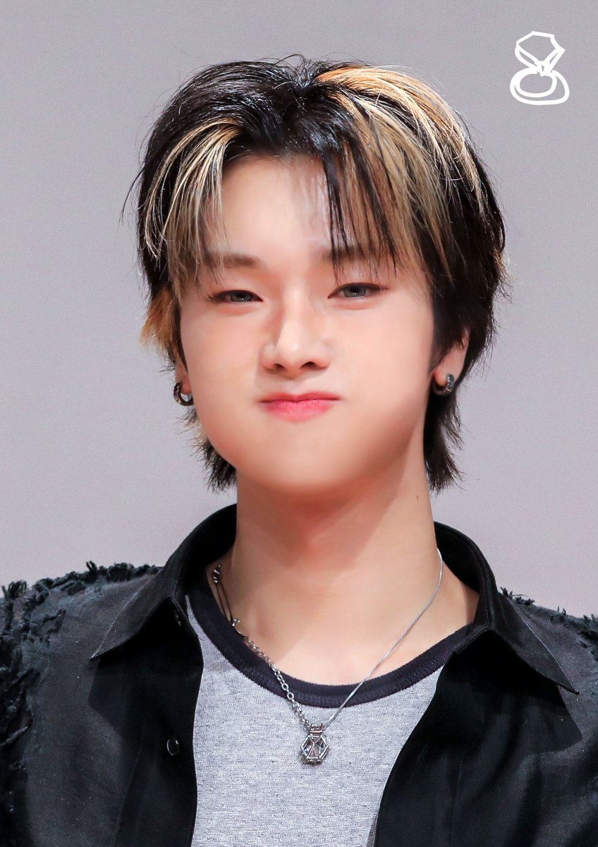 반지 tweet media