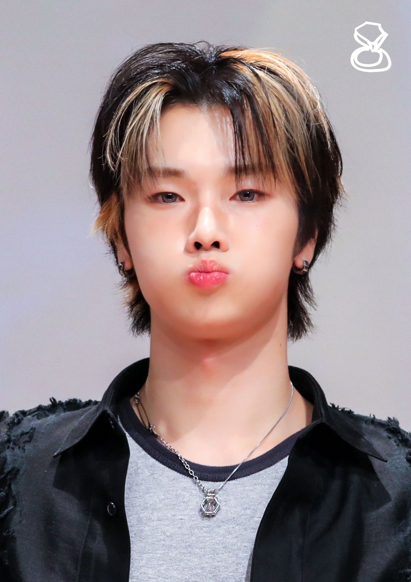 반지 tweet media