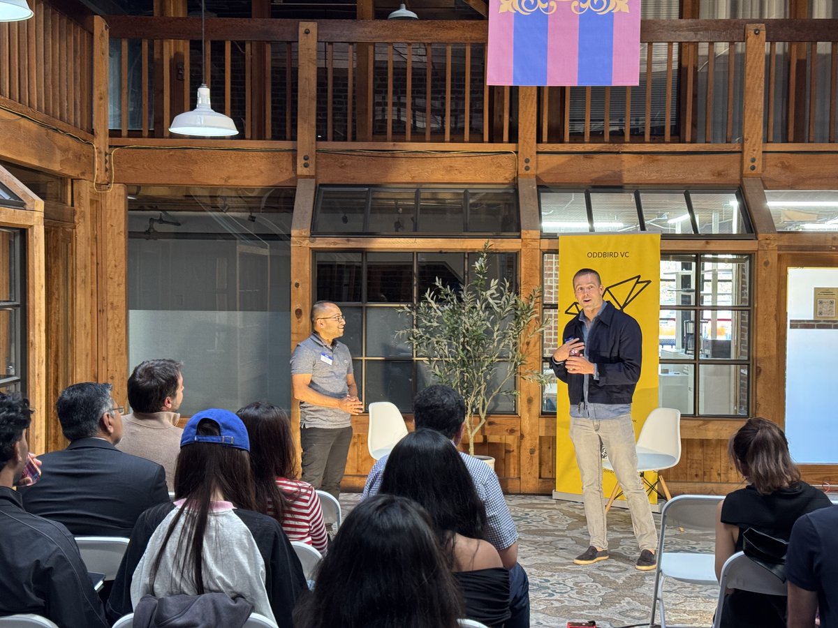 oddbirdvc's tweet photo. Last week, we hosted an intimate dinner with @ajtennant, Head of Sales at @glean  and formerly at @SlackHQ  - joined by 30 exceptional early-stage founders.

Big thank you to AJ and every founder who brought energy, curiosity, and candid questions!

#Startups #VentureCapital https://t.co/V4WC4QNSHX