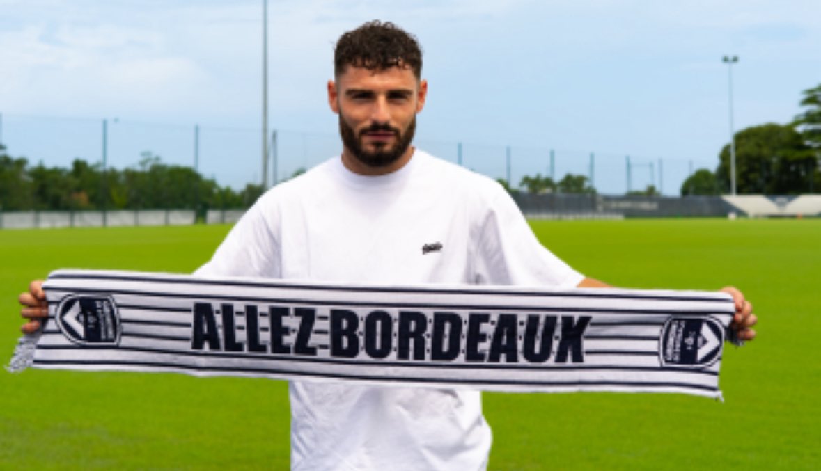 DonFcgb's tweet image. 🚨 #MercatoFCGB : 

📝 𝙈𝙖𝙩𝙩𝙝𝙞𝙚𝙪 𝙑𝙞𝙡𝙡𝙚𝙩𝙩𝙚 𝙚𝙨𝙩 𝙗𝙤𝙧𝙙𝙚𝙡𝙖𝙞𝙨, l’attaquant quitte @LaRocheVF85 et s’engage avec les #Girondins ! 

💙 𝐁𝐢𝐞𝐧𝐯𝐞𝐧𝐮𝐞 𝐌𝐚𝐭𝐭𝐡𝐢𝐞𝐮 !