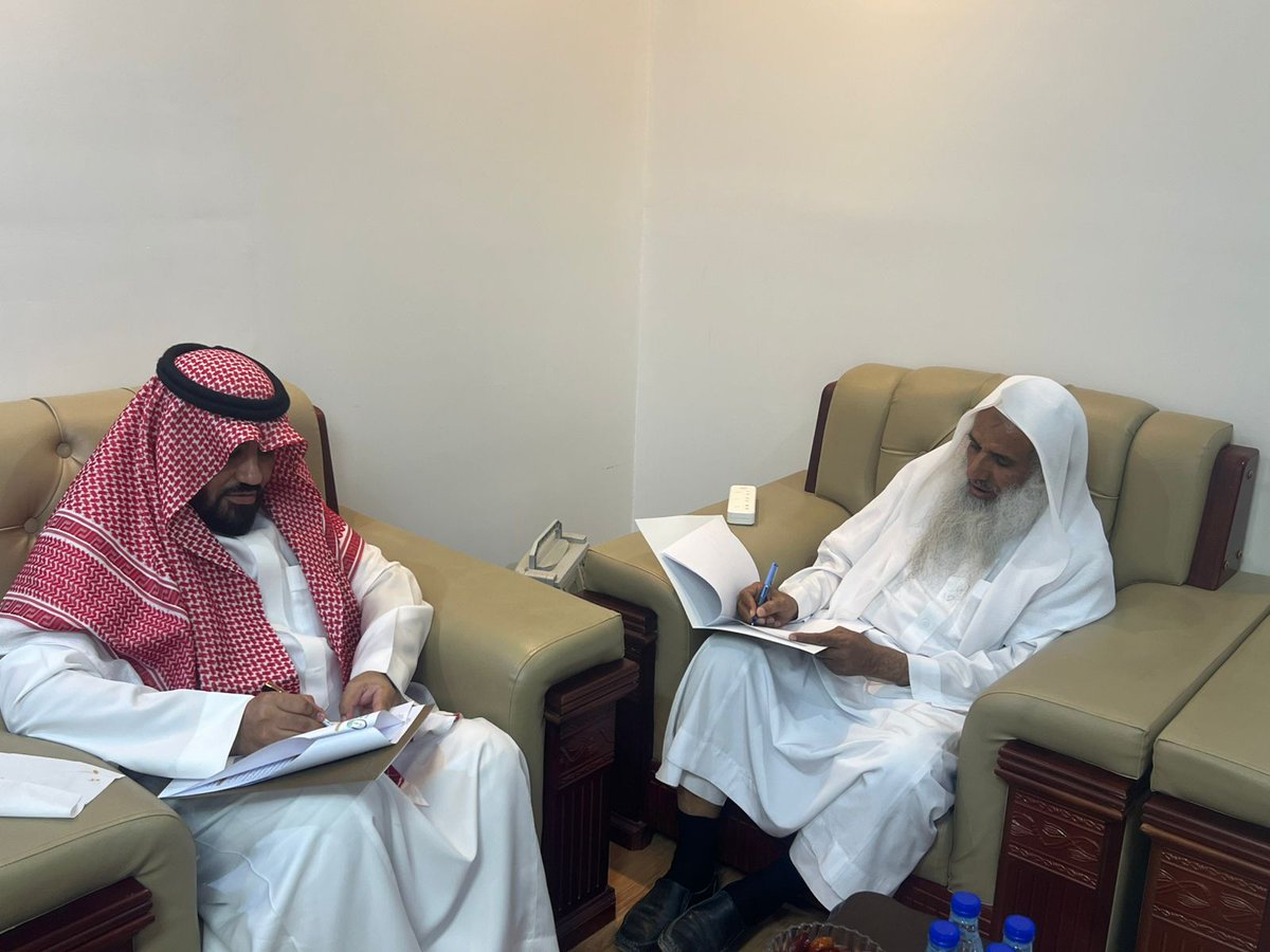 Maharat_vsc's tweet photo. من منطلق التشاركية والتكامل والتعاون بين منظمات القطاع غير الربحي و تعزيزاً لدور #العمل_التطوعي وتطوير وتنمية الكوادر التطوعية وفق أعلى معايير وقع #مركز_مهارات_للعمل_التطوعي و جمعية رعاية طلاب العلم شراكة تعاون بهدف تبادل الخبرات العملية و المهنية وتأهيل المتطوعين https://t.co/dsC13KkCeO