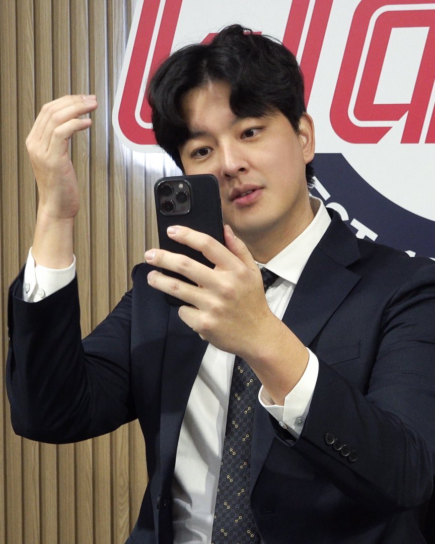 giants_z9's tweet photo. 김원중 올스타 복장 추천합니다 https://t.co/iJmqULgjqN