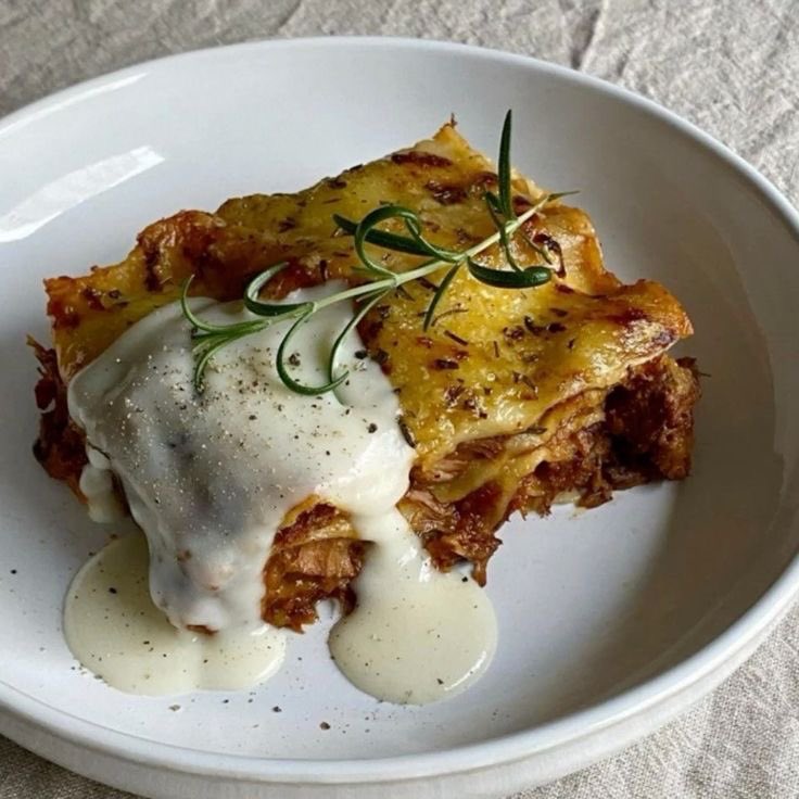 fairyprxncess's tweet photo. things I’d never say no to: lasagna. https://t.co/u243aGVTtR