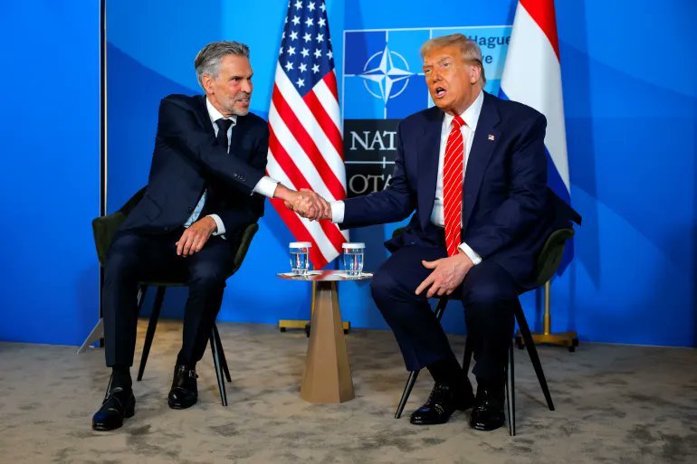 🚨 ABD Başkanı Donald Trump, 2018'den beri NATO'ya yönelttiği baskıların karşılığını aldı. NATO ülkeleri, 2035 yılına kadar Gayri Safi Milli Hasılaları'nın yüzde 5'ini ortak savunmaya ayırmayı kabul etti. Taraflar arasında ayrıca, Atlantik'in iki yakasının (ABD ve Avrupa) savunma