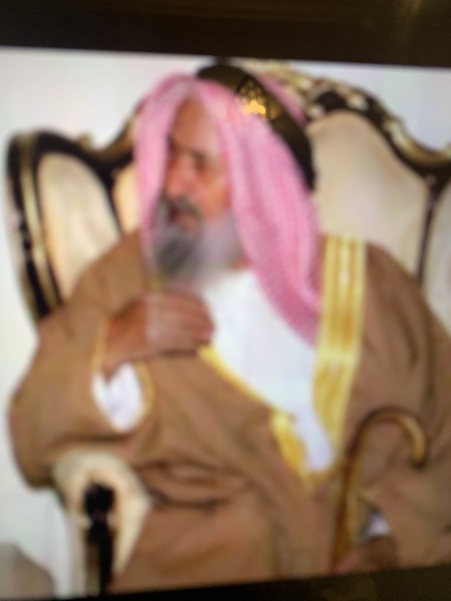 الراوي والأديب وصاحب العرف في السلوم العم سالم أبو قبا ال سنيد يرقد في المشفى الله يشافيه ويحسن خاتمته ونعم الرجل ابو راشد