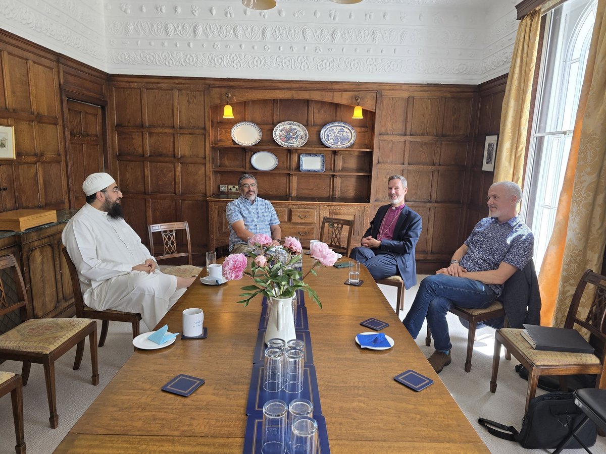 DialogueSociety's tweet photo. Church–Mosque leaders’ event at Bishop’s Croft, Birmingham:
A meaningful morning at Bishop’s Croft, where Christian and Muslim leaders explored shared values on society and life in Birmingham 🤝🕊️ #FaithInDialogue #BirminghamUnity https://t.co/1MXfTJnTYl