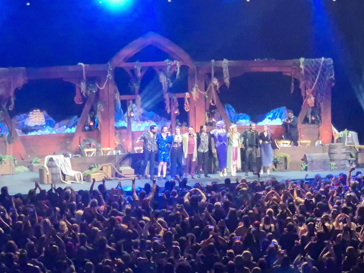 rippersteveM5's tweet photo. Thanks @CriticalRole for a fantastic night!

Come back down under soon for another shoey! (Or else)

#CriticalRole https://t.co/antUKpc9t2