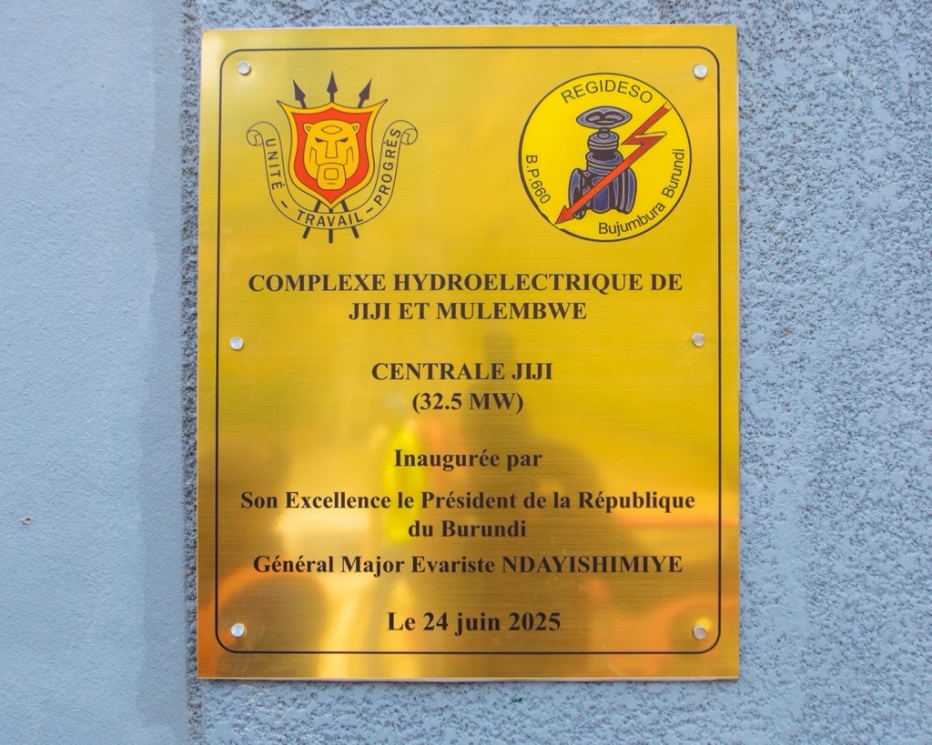 BM_Afrique's tweet photo. NEWS : Le barrage hydroélectrique de Jiji, avec 32,5 MW d’énergie propre, est désormais en service au #Burundi. Un pas majeur pour la croissance, l’emploi et les investissements.
➡️ Plus d’infos : https://t.co/dGu3okkqvm #PoweringAfrica https://t.co/kCarWZlE0E