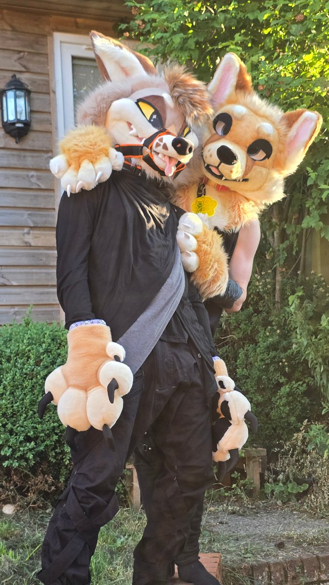 CerriFox's tweet image. Dripping with edge~ ⛓️

@Atatatlas 
@ctahrpoe