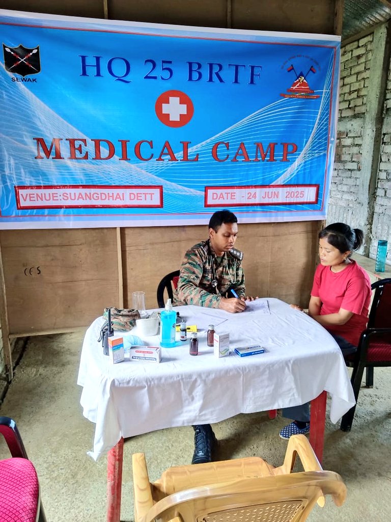 prodefkohima's tweet photo. A medical camp was organised by 25 BRTF of #ProjectSewak of @BROindia at Suangdhai village, Churachandpur district of #Manipur, on 24 Jun 2025.
165 people, including students, children, women and elderly, received health checkups, treatment and medicines.
The doctor also delivered a health awareness lecture on Lifestyle Diseases and COVID safety, benefitting villagers from Suangdhai, Swangdoh and Nalzang.

#wecare

@adgpi @HQ_IDS_India @dgafms_mod @govt_of_manipur @RajBhavManipur @DIO_Ccpur