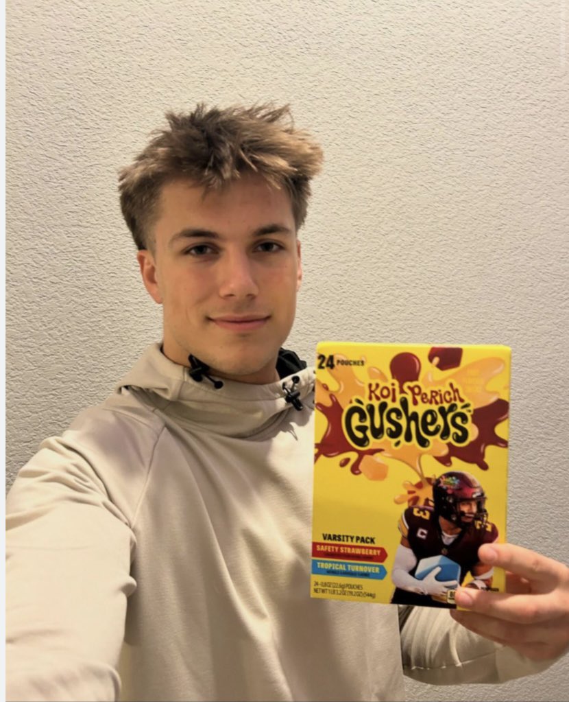 KoiGophersRTB's tweet image. Good morning @PiercePetersohn,
Just a friendly reminder—they put an 18-year-old kid from Esko on a box of Gushers.
Good luck with your decision! 🚣♂️
@GopherFootball #RTB #HometownHero