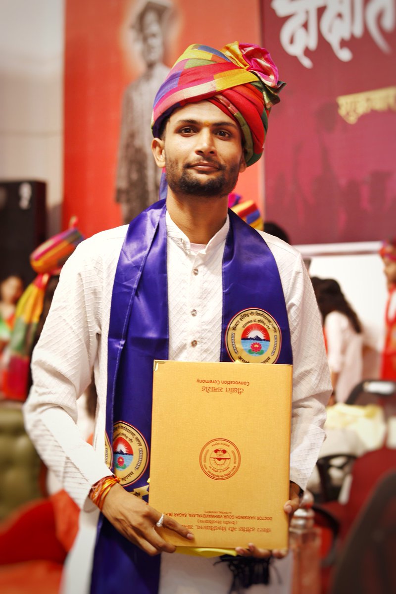 Deepyadav44's tweet photo. A chapter closes, but another unfolds. Grateful for the journey, lessons, and memories ❤️🎓

#convocationday🎓 #mba #drharisinghgouruniversity  #dhsgu https://t.co/cbZQzLElhS