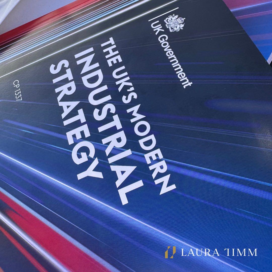 TheLauraTimm's tweet photo. The UK’s new Industrial Strategy has launched, 10-year vision to boost economic, housing &amp; social infrastructure.
A pivotal moment for #SMEs, #EntrepreneurshipUK &amp; regional growth. Especially vital for #LondonBusiness &amp; beyond. 👏 Thanks to @jreynoldsMP &amp; @biztradegovuk 
#FSB #UK https://t.co/cvaAjENZcP