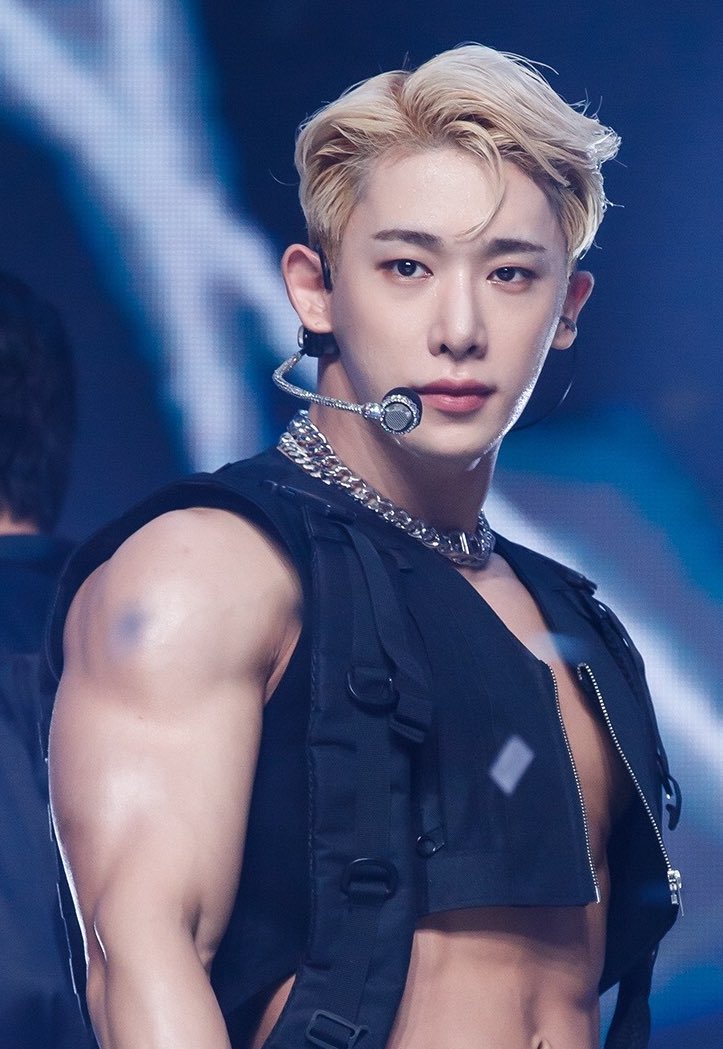 Same vibes 😭😭 #원호 #WONHO

2024                                         2020