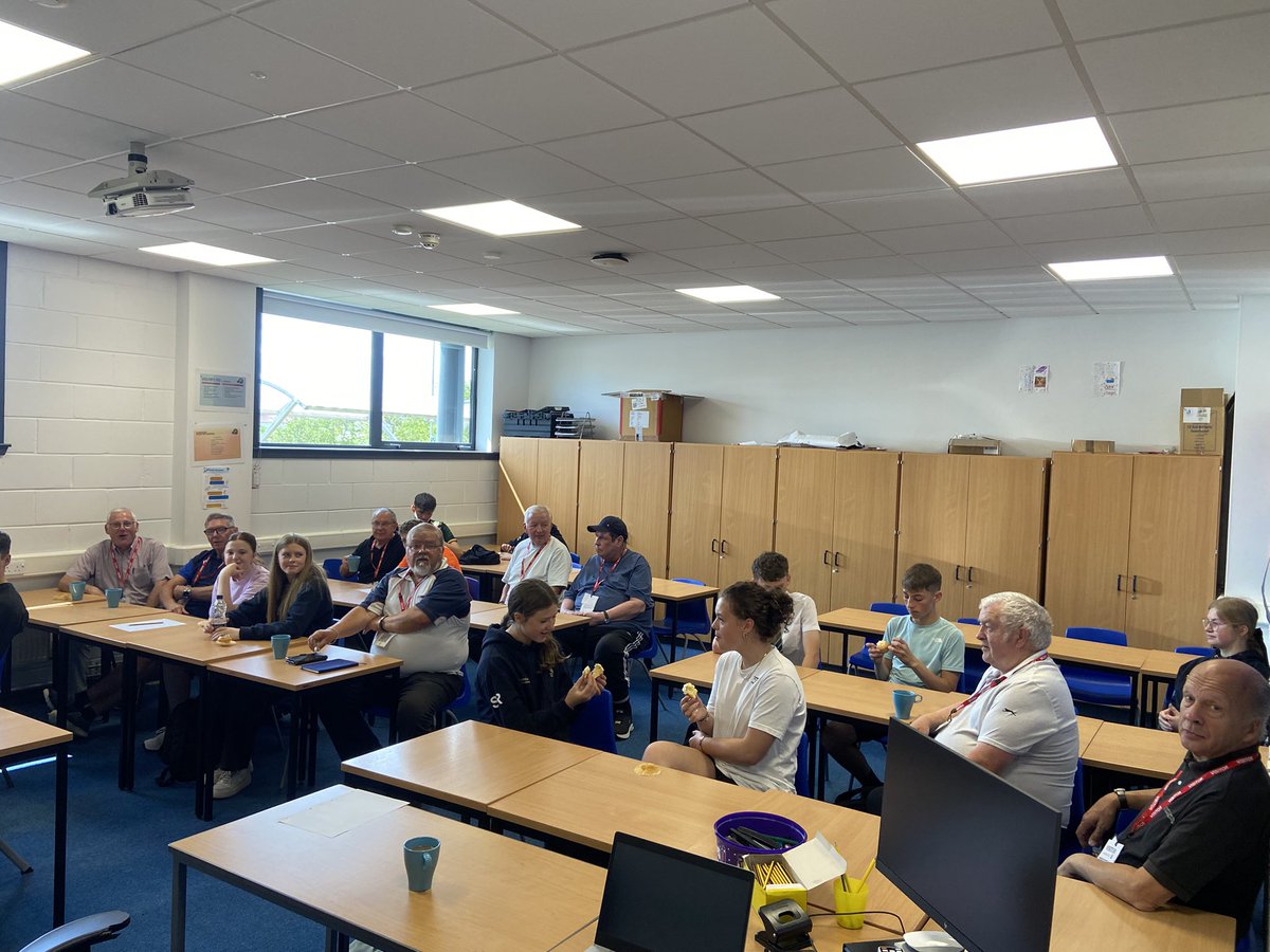 dgs_sport's tweet image. Amazing to have some of Dunbar Sporting Memories group up @dunbar_grammar today. Our Future Leaders put on  some Basketball, Curling &amp;amp; Golf followed by a Quiz with teas and coffees!
@SportsMemNet 
@ActiveEL 
@sportscotland 
#intergeneration