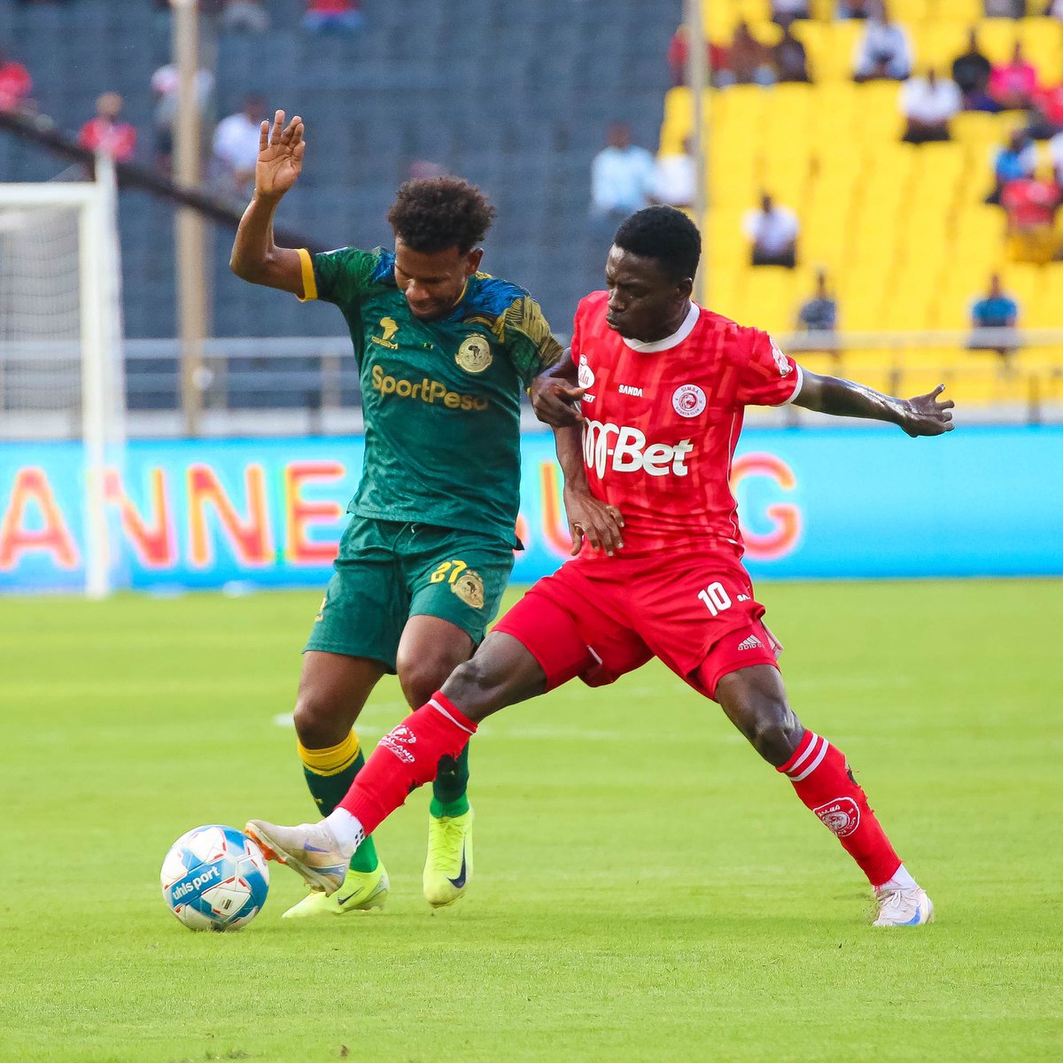 Tanfootball's tweet photo. #NBCPLUpdates
26’ Young Africans 0️⃣ - 0️⃣ Simba SC
@tplboard @tanfootball @NBCTanzania @azamtvtz @TBConlineTz https://t.co/dFwFh7Z1zr