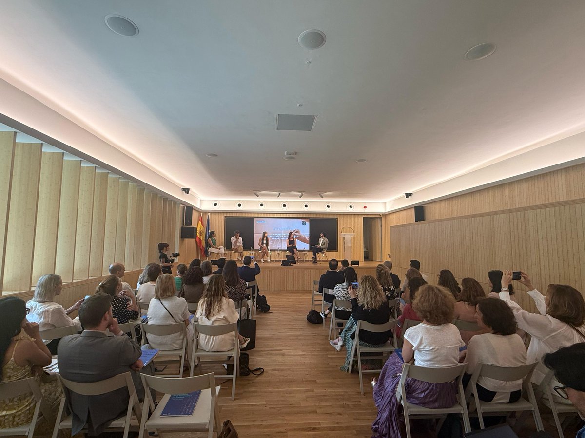 SomosHarmon's tweet image. Evento del Observatorio de la Informática en España.
El reclamo: que la formación en ciencias computacionales llegue a todos los niveles del sistema educativo. @AlfredoGazpio a los mandos.
Una iniciativa de @codeorg , proyecto con sello Harmon/org, junto a @Deloitte .