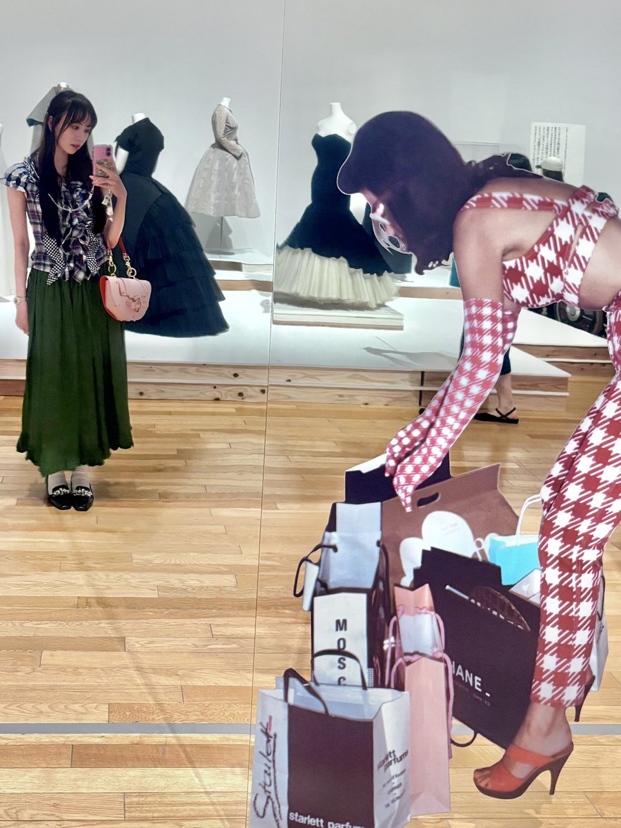 LOVE ファッションー私を着替えるとき』 着るということは何者かになる