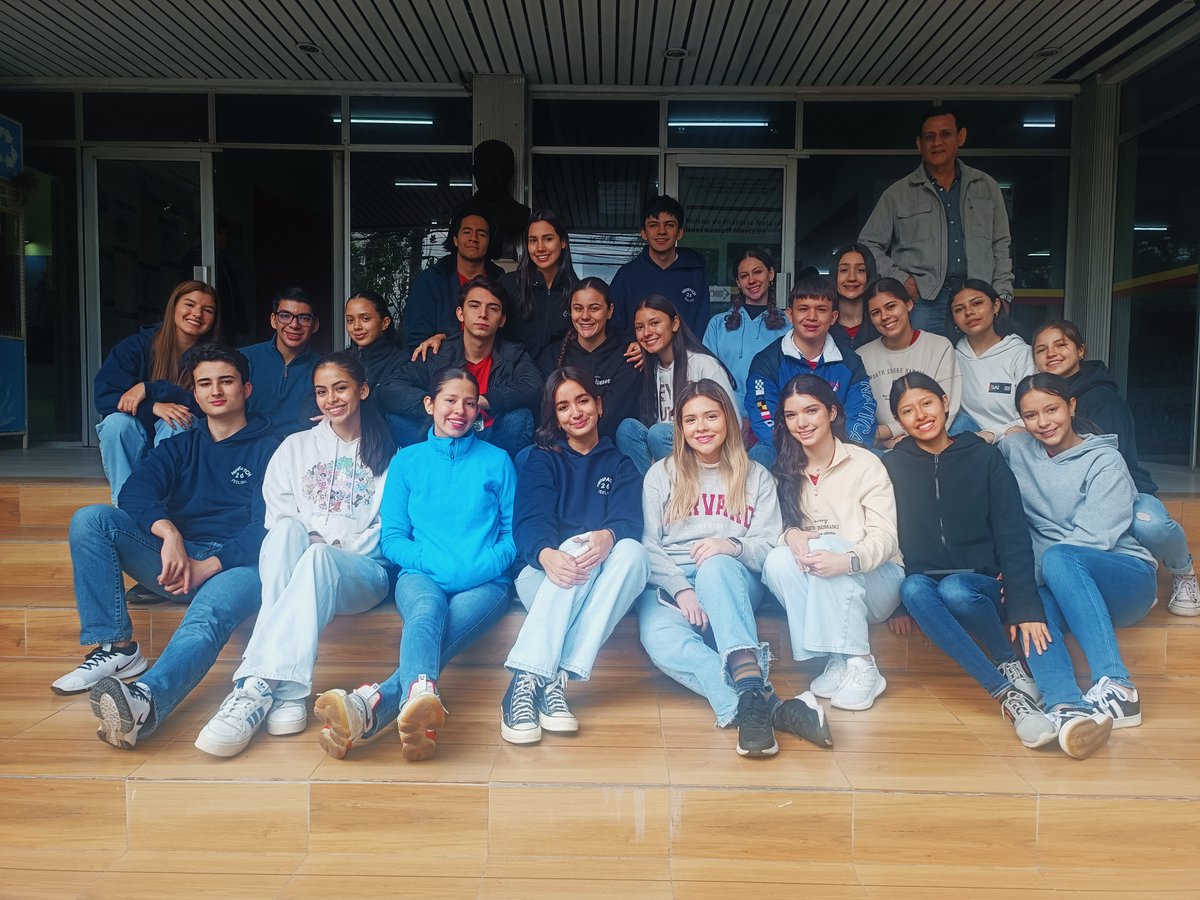 MuseoNKM's tweet photo. Con mucha alegría recibimos la visita de los estudiantes de secundaria, de la Unidad Educativa Saint George, en el Museo NKM.

¡El Museo NKM siempre tendrá sus puertas abiertas para ustedes! https://t.co/cb9ENu0ji2