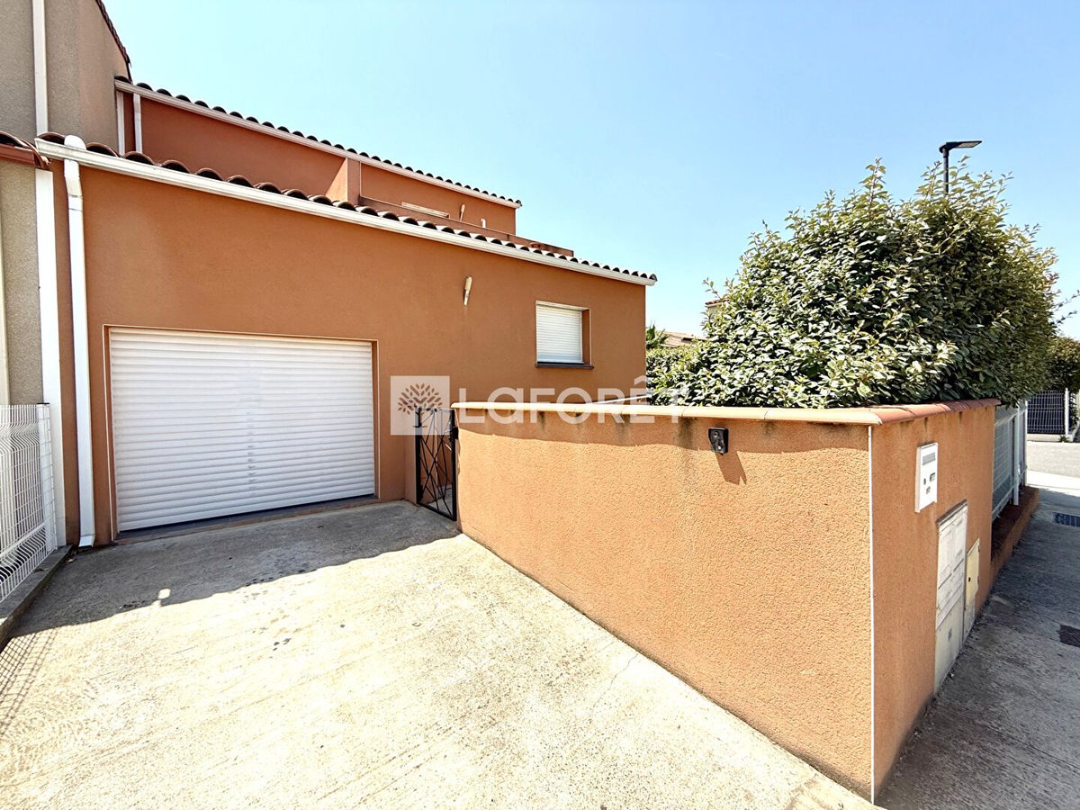 clme95231's tweet photo. BAISSE DE PRIX – MAISON À ELNE

➡️ Ancien prix : 345 000 €  
➡️ Nouveau prix : 320 000 € FAI  

📍 À 5 min des plages  

Maison moderne 3 chambres, 100 m² sans travaux.  

📞 Laforêt Elne : 04 68 08 82 52  
#Elne #Maison #BaisseDePrix 🏡 https://t.co/GbBuhpwfrU