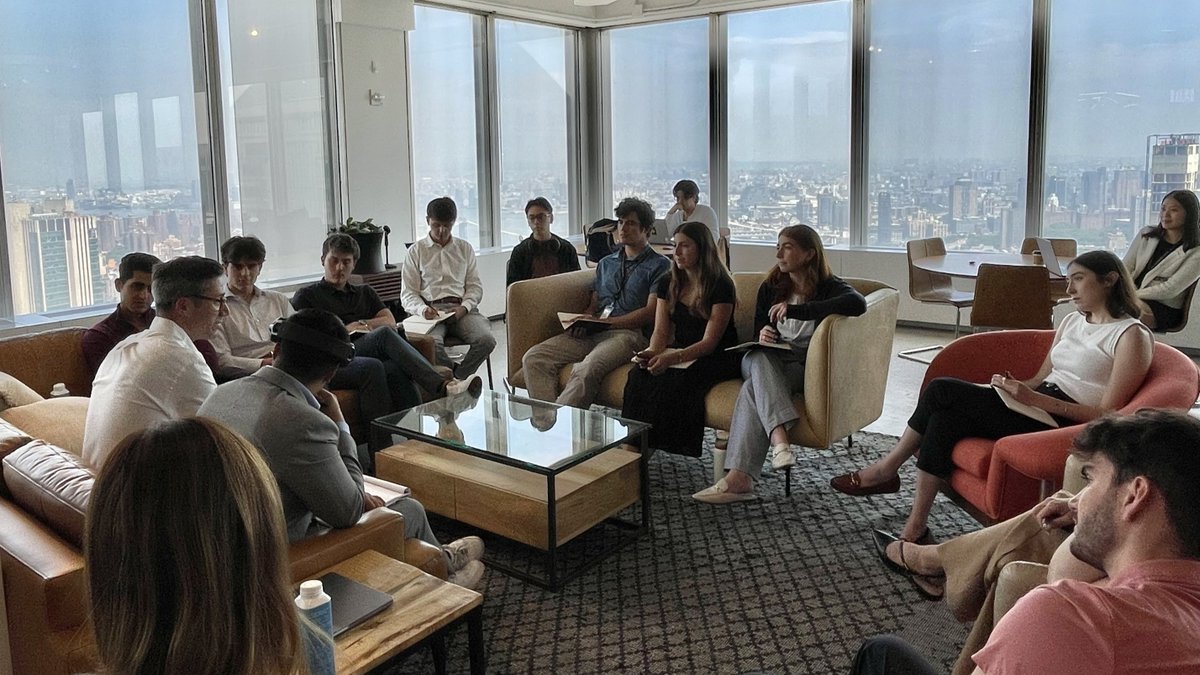 Our CEO <a href="/mblaugrund/">Michael Blaugrund</a> sat down with our summer interns for a conversation about leadership, innovation and growing a career with intention.💡
 
#InternshipProgram #SummerInterns #DriveWealthCulture