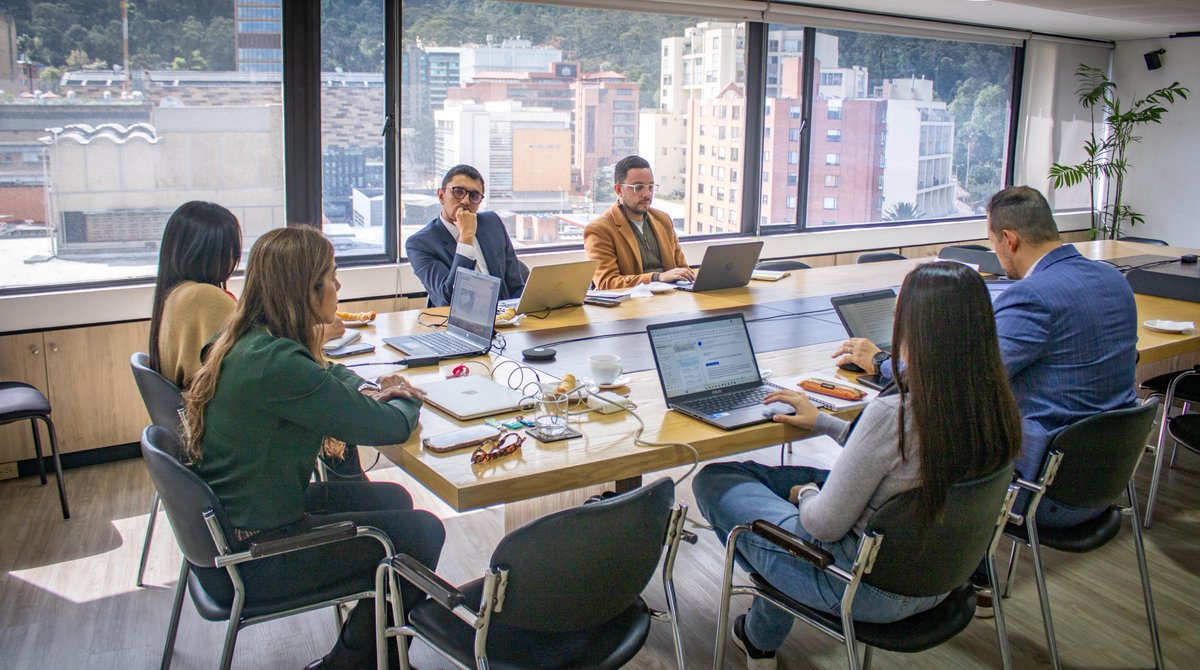 Analdex Colombia (@analdexcolombia) on Twitter photo #AEstaHora Llevamos a cabo el ComexTalks: 'Geopolítica y su Impacto en los envíos courier y comercio electrónico', con la participación de Angélica Rincón, directora ejecutiva de <a href="/CladecC/">Cladec Colombia</a>; Yovani Pacacira, especialista de Aduanas y Asuntos Regulatorios de <a href="/DHLexpress/">DHL Express</a> en #AEstaHora Llevamos a cabo el ComexTalks: 'Geopolítica y su Impacto en los envíos courier y comercio electrónico', con la participación de Angélica Rincón, directora ejecutiva de <a href="/CladecC/">Cladec Colombia</a>; Yovani Pacacira, especialista de Aduanas y Asuntos Regulatorios de <a href="/DHLexpress/">DHL Express</a> en