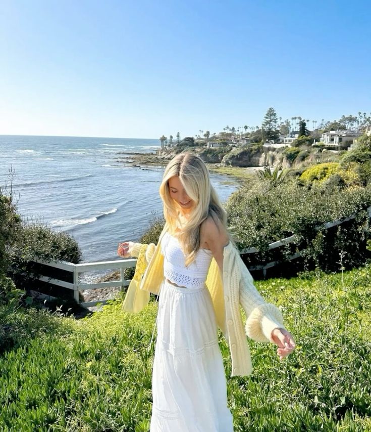 ...
🌙♡☆♡☆♡
"Size sıradan biriymişsiniz gibi davranan hiç kimseyi
  sevmeyin ". 
                   🌼🌱🌊🗝

#GünAkşamda ✨️