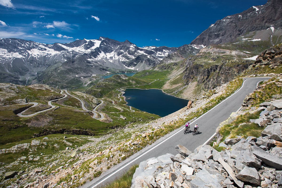 ULTIMA HORA
ALPES: ITALIA
GRAN PARADISO-VALLE AOSTA
13/20 julio 2025
ziklo.es/events/aosta-2…
Quedan 2 plazas libres (fecha límite 8 de julio)
Si estas interesado, escríbenos y consulta opciones de viaje
#viajesciclistas #stagesciclistas #nivolet #cicloturismo #alpes #cycling