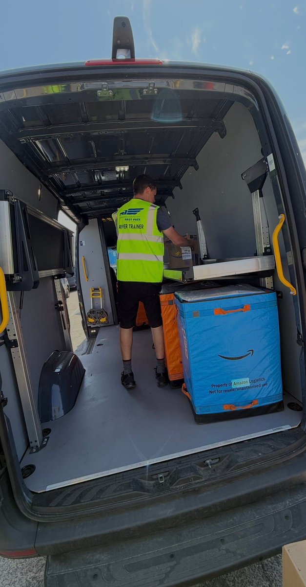 FastPaceLog's tweet image. ❗️🚨 Did you know our 24 plate Amazon branded vans are fitted with all the extras to give the drivers the best day out on road delivering !

Come and join our team. We aim to be the best 📦🚐

jobs@fastpacelogistics.uk

#delivery #mile #deliveryjobs #deliveringsmilesdaily #jobs