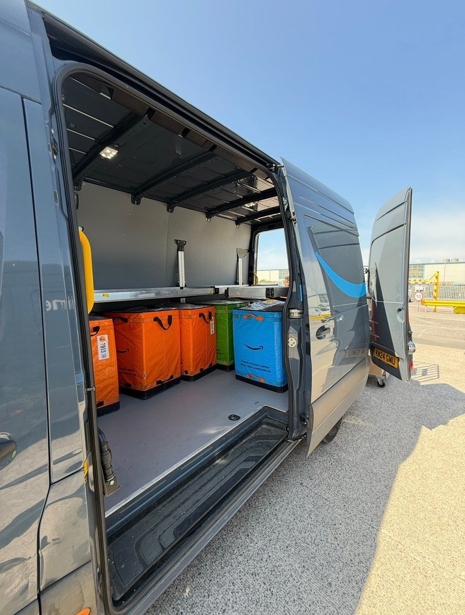 FastPaceLog's tweet image. ❗️🚨 Did you know our 24 plate Amazon branded vans are fitted with all the extras to give the drivers the best day out on road delivering !

Come and join our team. We aim to be the best 📦🚐

jobs@fastpacelogistics.uk

#delivery #mile #deliveryjobs #deliveringsmilesdaily #jobs