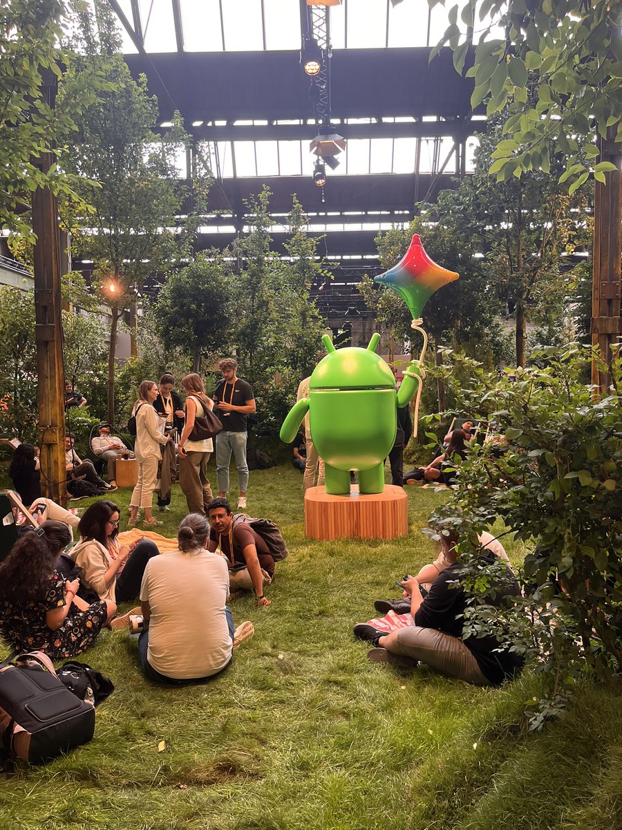 yushawrites's tweet image. Vibe coding, live demos, sunshine, and a real inspiring chat from the product folk at @Firebase 🔥
Building on firebase is for everyone and getting better and better!
#BuildWithGemini #GoogleIOConnect