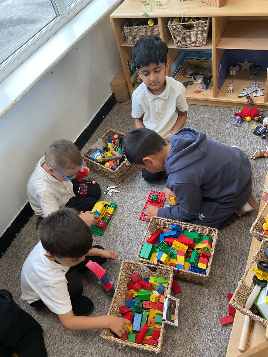 BVCSchool's tweet image. Children in F2 have been reading &apos;Can&apos;t you sleep, Little Bear? By Martin Waddell and have been painting and decorating their own bears. Some children have been building a bed for little bear to sleep in! @WalkerBooksUK @BVCSchool