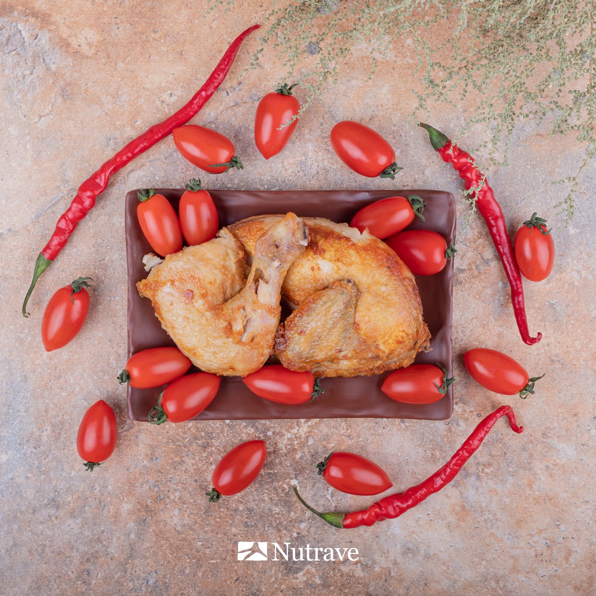 Es temporada de 🍅 ¡y en Nutrave te animamos a aprovecharla!
El #tomate es el aliado perfecto para acompañar nuestros platos de #pollo: fresco, sabroso y saludable.
👉 Pollo Nutrave + tomate de temporada = 🔝