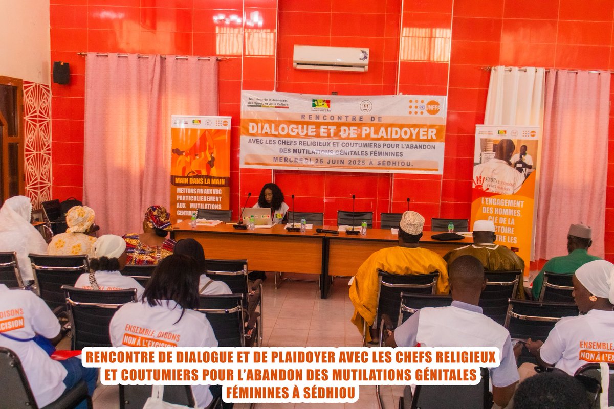 reseau_MGF_ME's tweet photo. Mise en place, accueil et installation des participants avant le début de la Rencontre de Dialogue et de Plaidoyer avec les chefs religieux et coutumiers pour l’abandon des MGF avec le financement de @UNFPASenegal à travers la #DPSJ.
@mjscsn
#StopVBG #Stopmgf https://t.co/vrEEvegXGH