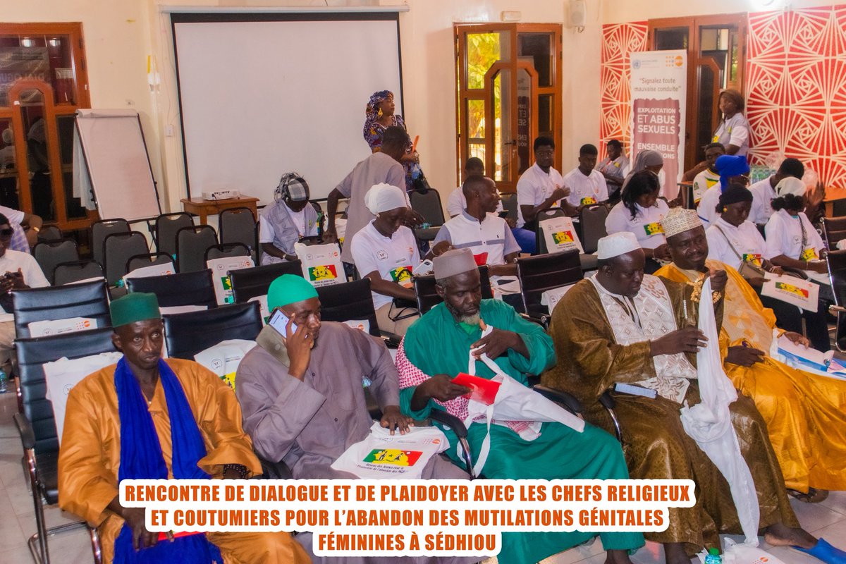 reseau_MGF_ME's tweet photo. Mise en place, accueil et installation des participants avant le début de la Rencontre de Dialogue et de Plaidoyer avec les chefs religieux et coutumiers pour l’abandon des MGF avec le financement de @UNFPASenegal à travers la #DPSJ.
@mjscsn
#StopVBG #Stopmgf https://t.co/vrEEvegXGH