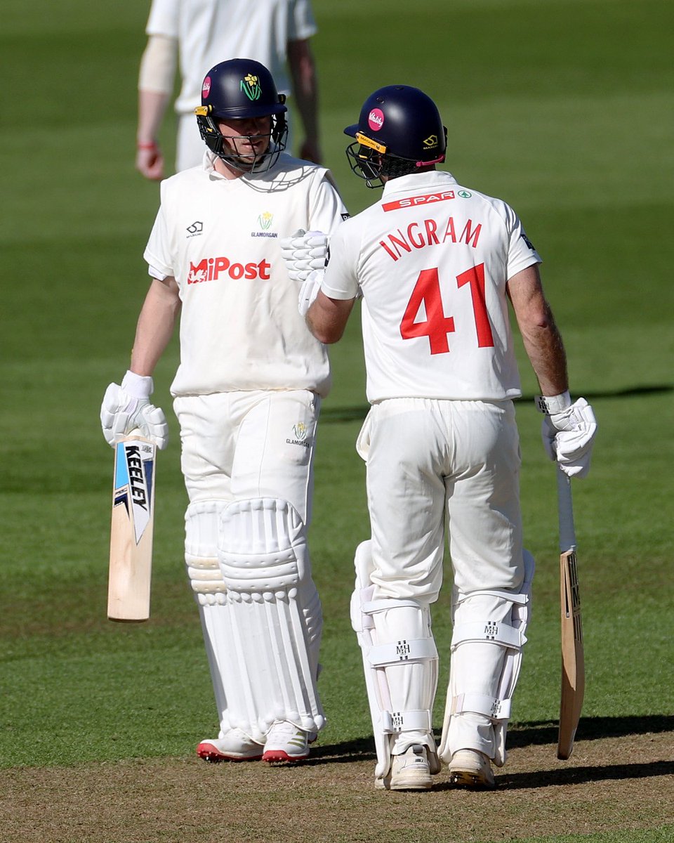 GlamCricket's tweet photo. 100 partnership for the 4th wicket between Sam Northeast and Colin Ingram 👏👏
WATCH LIVE: https://t.co/LBQALnyCBu
#LEIvGLAM
#OhGlammyGlammy https://t.co/wnfZmpMcPA