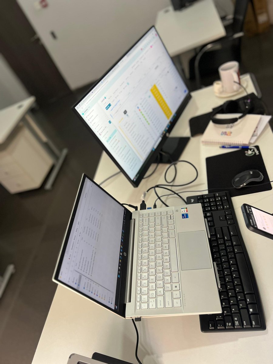 PyaleWorkhub's tweet photo. It's Wednesday. The goals haven't changed — just the energy. Let's keep pushing from the perfect workspace!
📍 Join us and finish the week strong 💪
Click the link in the bio to book a space, or send a dm
#PyaleWorkhub #PyaleProperties #Startups #PortHarcourt #WednesdayMotivation https://t.co/e0EiNJfsow