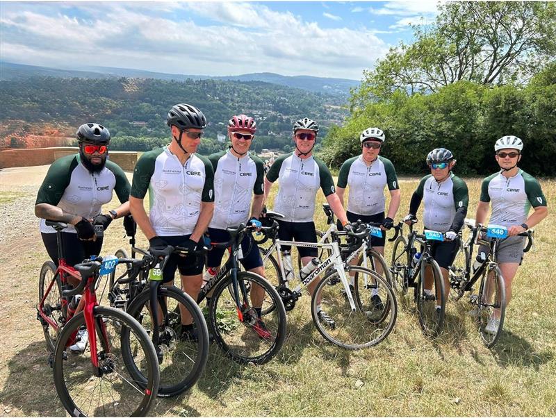 Regular_C's tweet image. Huge congrats to our amazing @RegularCleaning riders and our partners from @MayflowerWS for smashing the @CBRE_UK #GreatPropertyBikeRide yesterday!🚴♂️
They raised over £1,500 for @alzheimerssoc! There’s still time to donate👉lnkd.in/eZ2B7dcX
#CharityRide #Sponsor #CBREUK