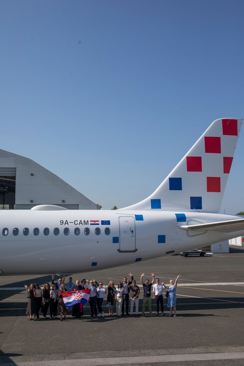 croatiaairlines's tweet photo. Rijeka – grad koji teče, sada i grad koji leti!😎
Naše novo Airbus A220 pojačanje stiglo je pod imenom Rijeka, a s njim i još jedan korak naprijed u modernizaciji flote Croatia Airlinesa.🇭🇷
Letite s nama – i iznad Kvarnera! 💙
#CroatiaAirlines #Airbus #A220 #Rijeka #NewFleet https://t.co/CkGUk6zr5j