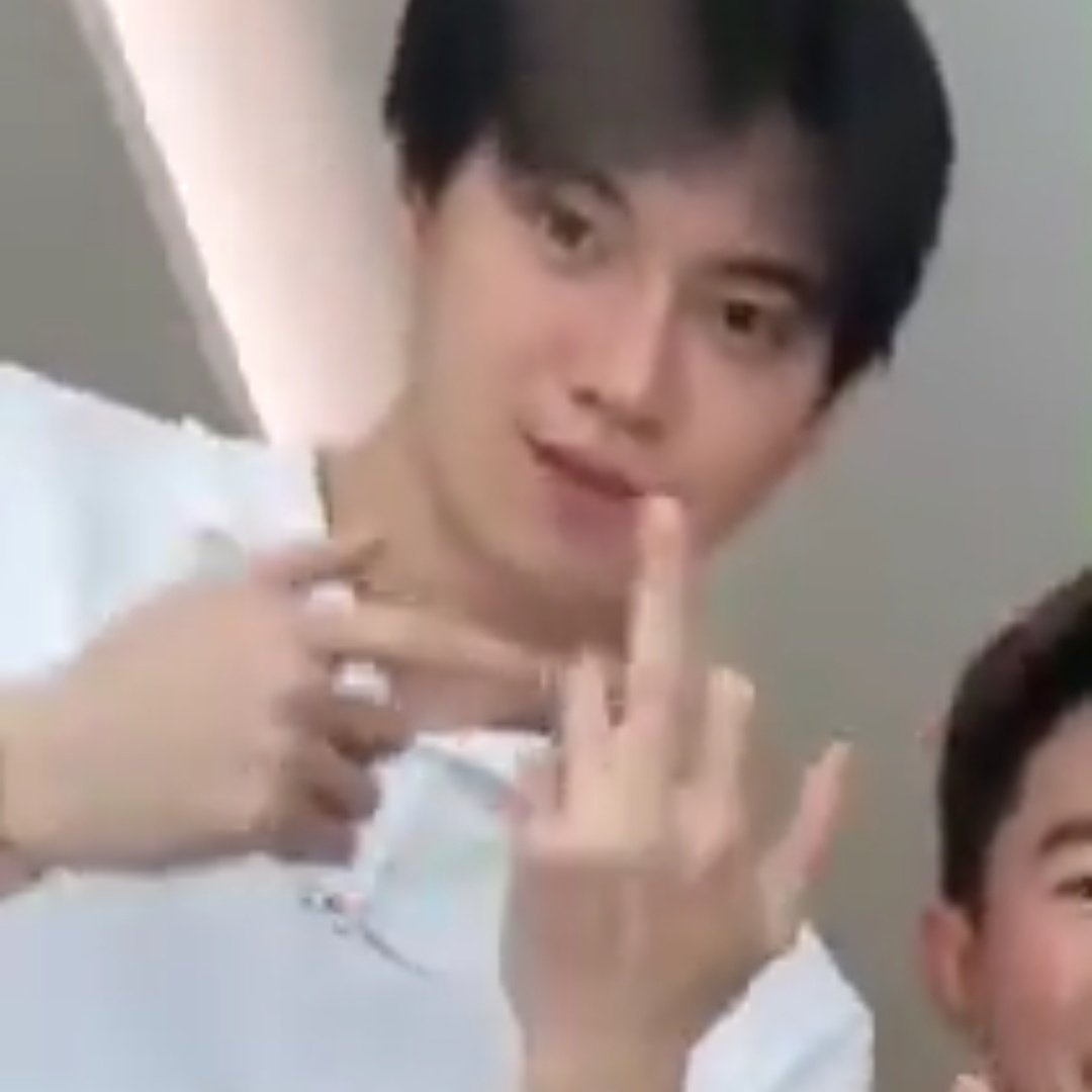 yinwarloving's tweet photo. 🤣 HELLO???
#yinyin_anw  #warwanarat #bonnadol #หยิ่นวอร์ https://t.co/9f7lc1VrMj