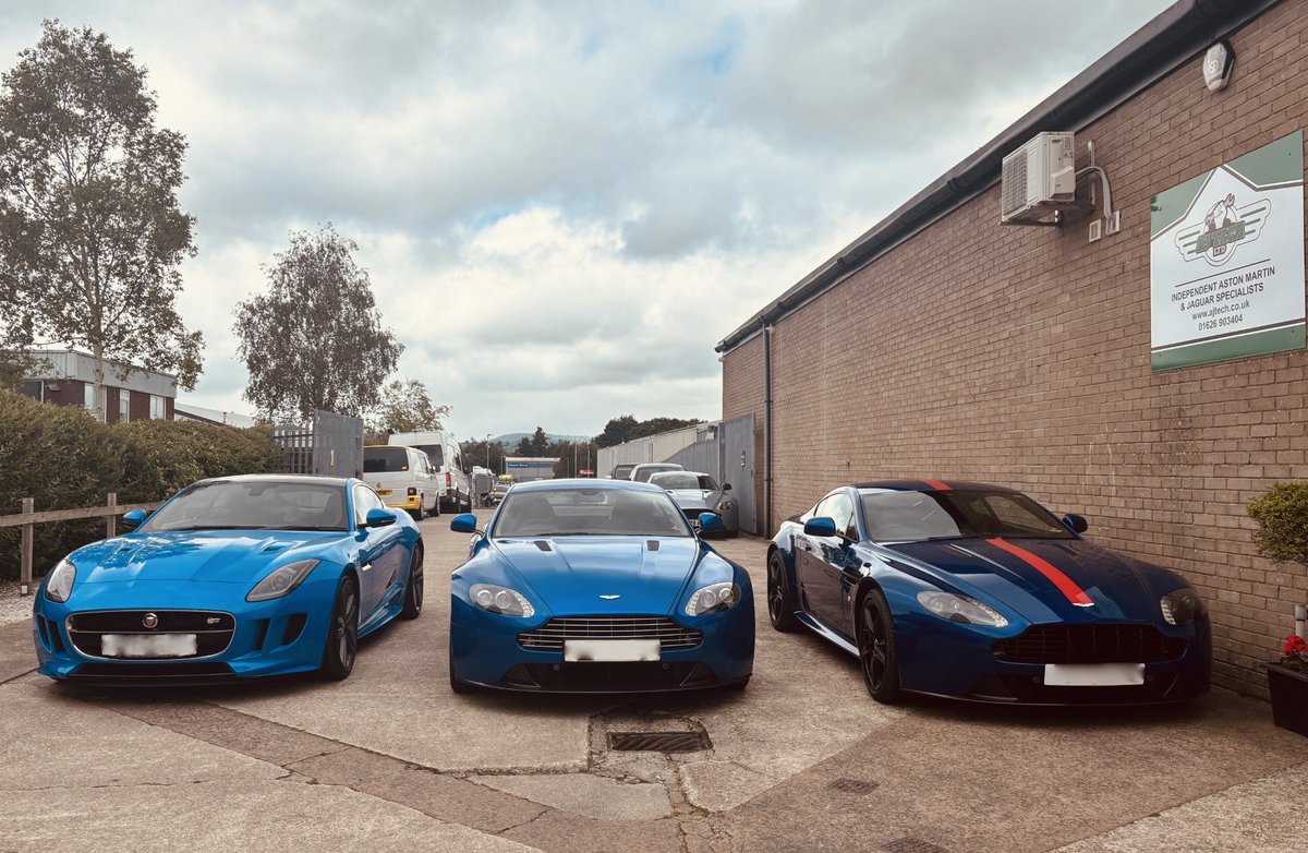 Blue seems to be the colour this week! 💙🩵

#jaguar #astonmartin #v8 #fastcars #sportscar
