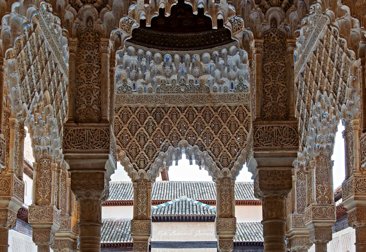 megustagranada's tweet photo. Detalle del Patio de los Leones de la Alhambra #Granada https://t.co/2uL61pNKTO