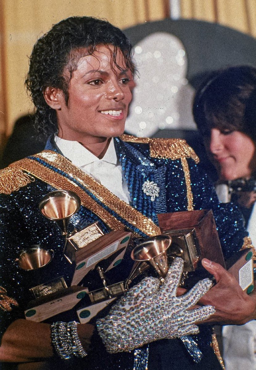juice_hhg's tweet photo. C’était le 25 Juin 2009 .. On apprenait la mort du roi de la Pop à l’âge de 50 ans ! 

R.I.P Michael Jackson 🙏🏾🕊️🌹 https://t.co/VmvfDgfKxg